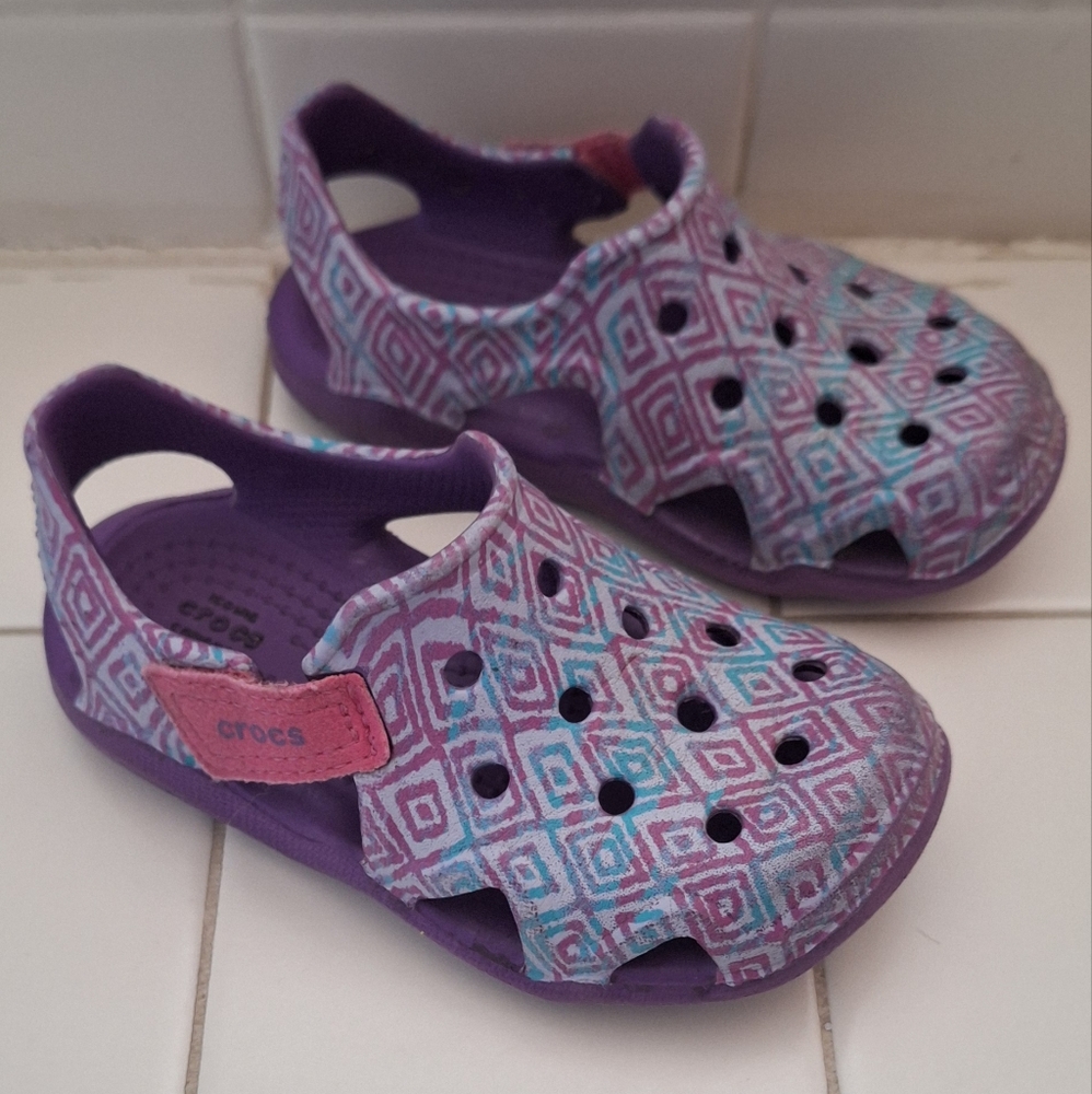 Toddler Girls Crocs Size 8